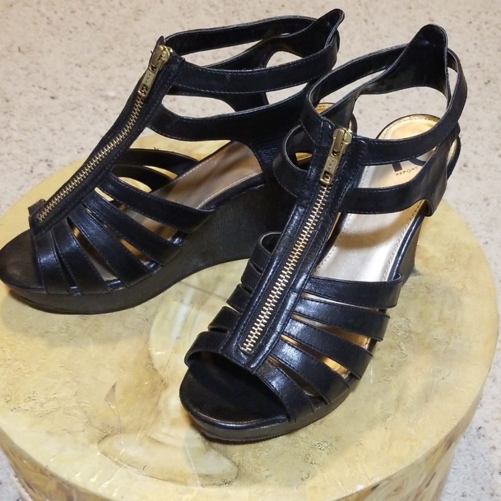 Black wedges